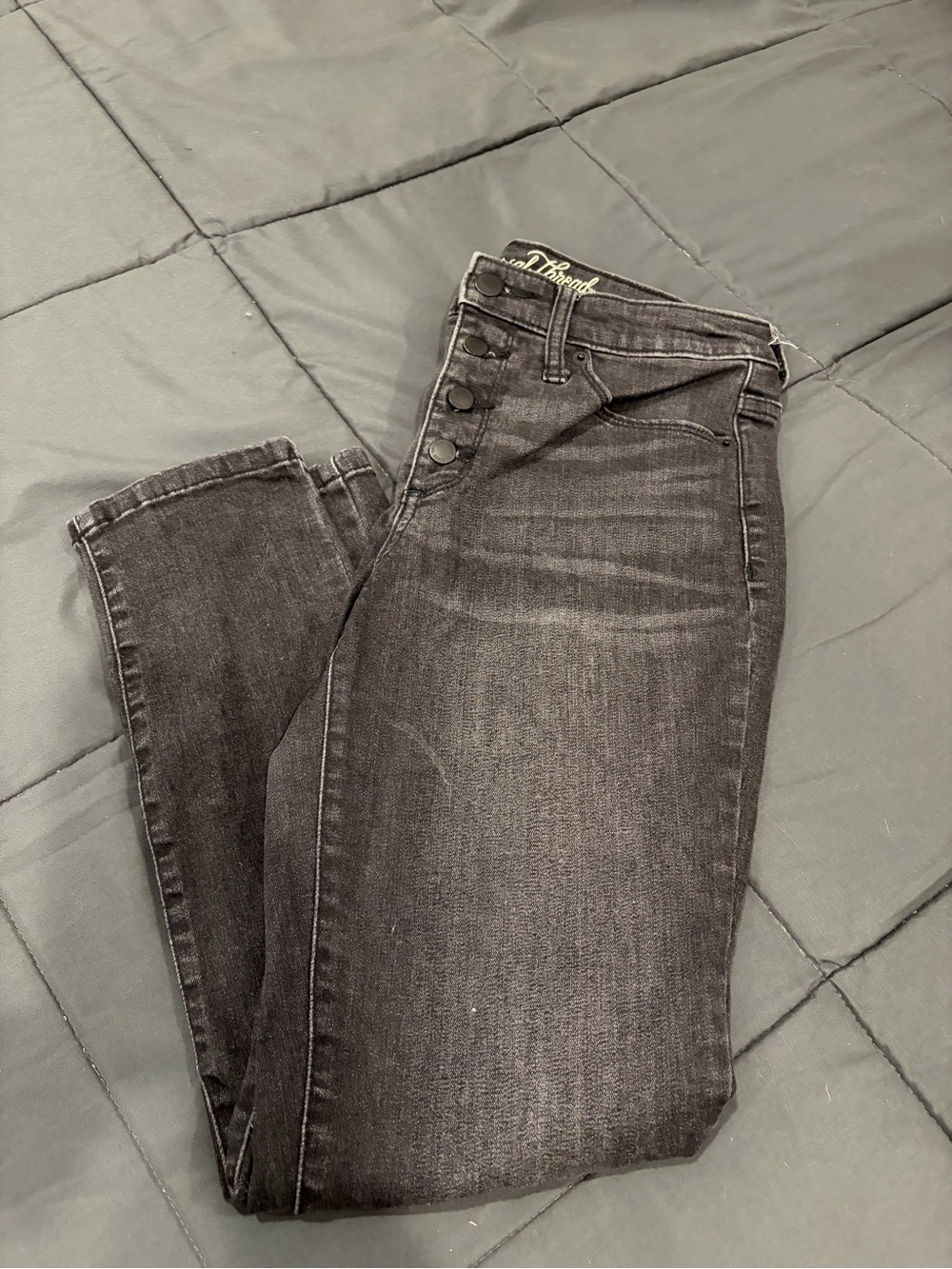 Universal Thread Women’s High-Rise Skinny Jeans in Black Wash
